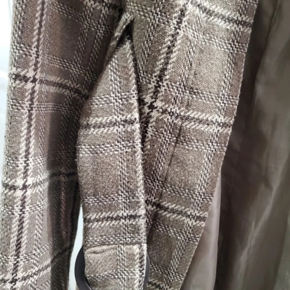 SOLD- COSTA BLANCA-Canada- Plaid Peacoat- Size 4 (Wool Blend) - Picture 9 of 11